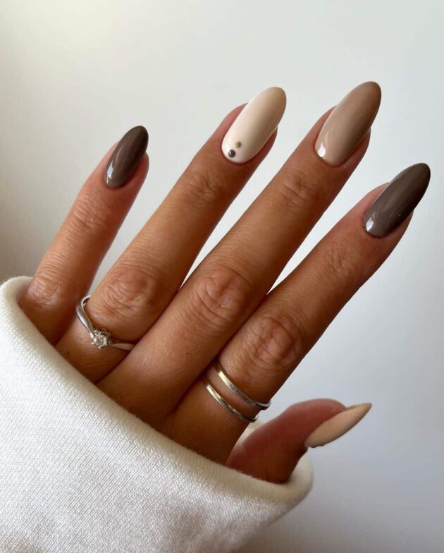 Chic Contrast - Image 2